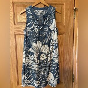 Tommy Bahama Blue and White Patterned Dress Small